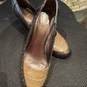 Classic Impo Medium Heel Pumps in Brown & Camel Tan Patent Leather! Nice! 8M